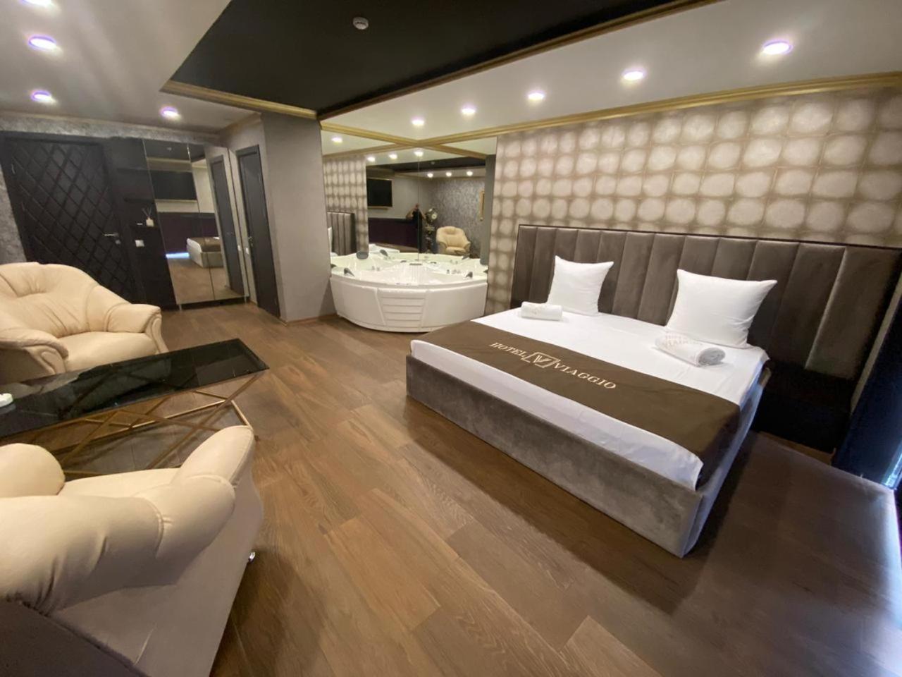 Vg Hotel Jerevan Exteriör bild