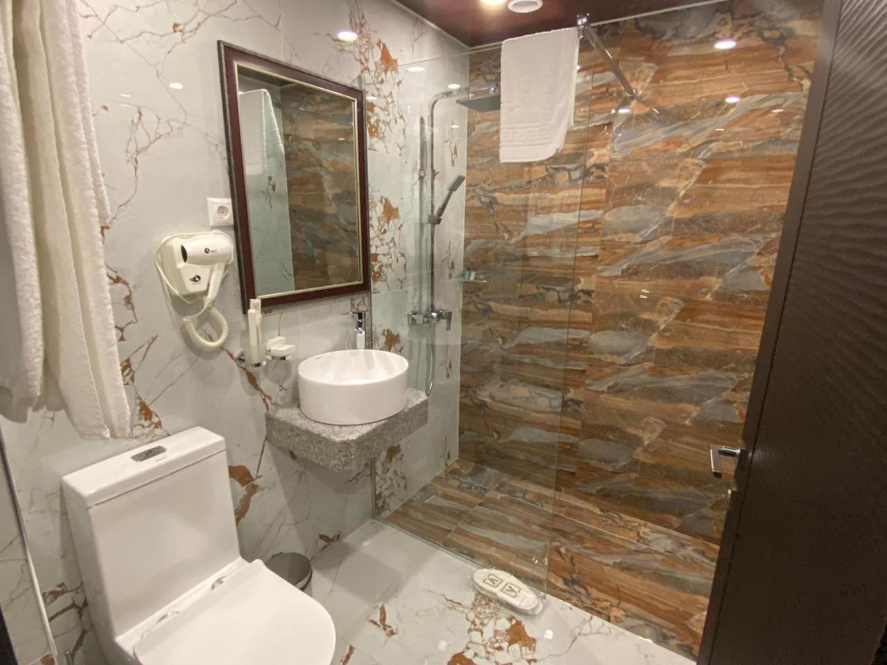 Vg Hotel Jerevan Exteriör bild