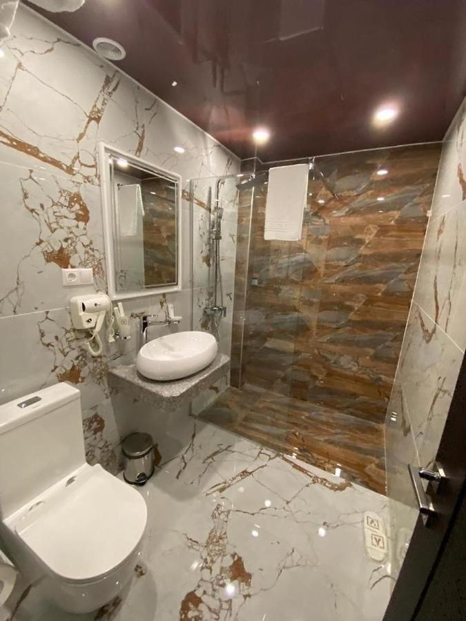 Vg Hotel Jerevan Exteriör bild