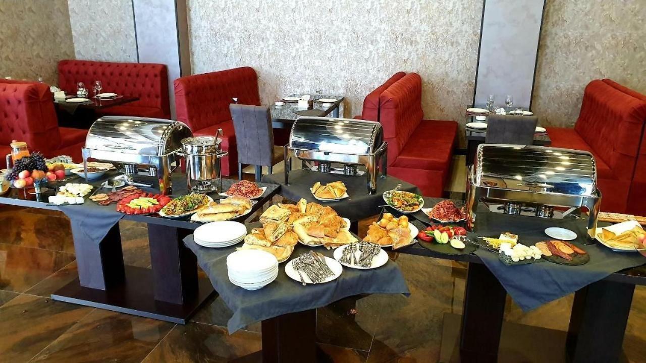 Vg Hotel Jerevan Exteriör bild